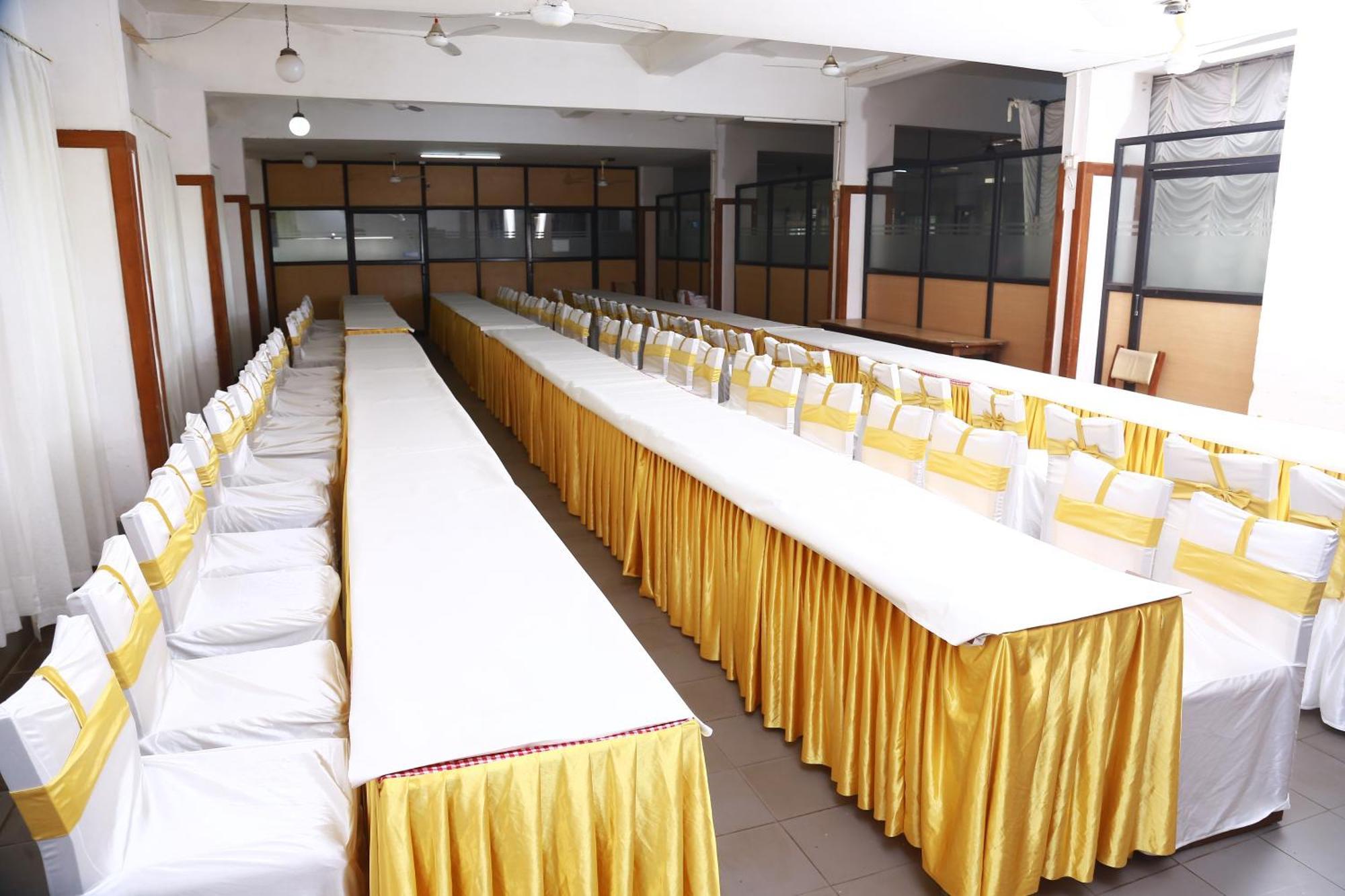 Hotel Nandanam Guruvayur Bagian luar foto